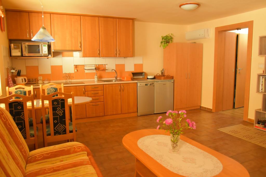 Maison d'hôtes Za Kaplicku à Hovorany Extérieur photo