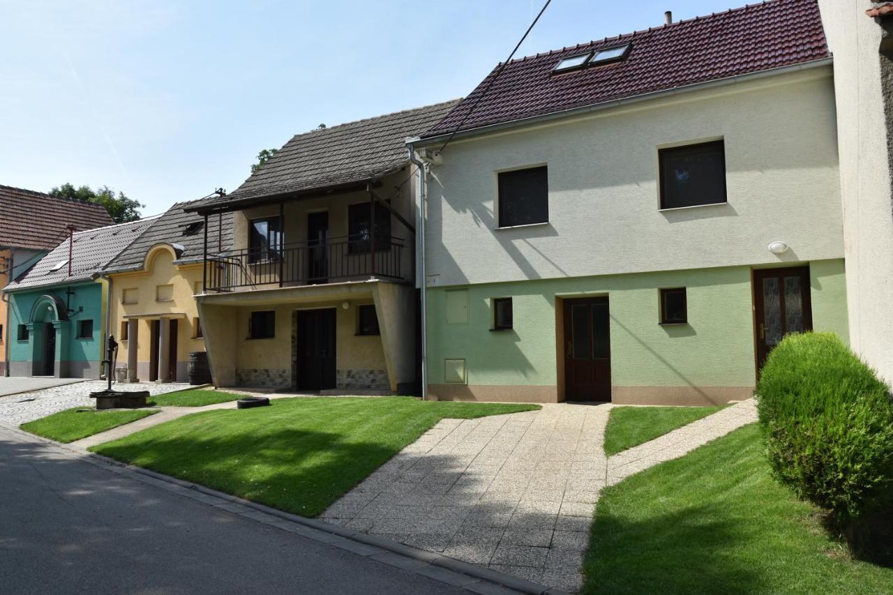 Maison d'hôtes Za Kaplicku à Hovorany Extérieur photo